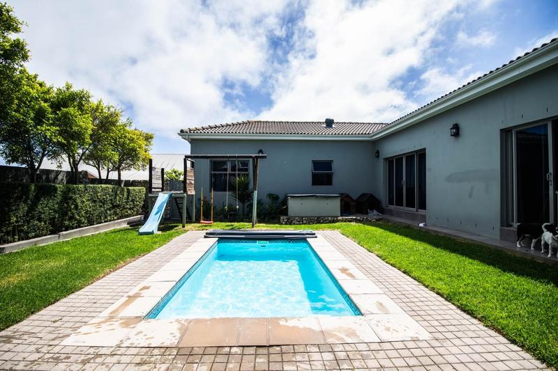 5 Bedroom Property for Sale in Myburgh Park Western Cape